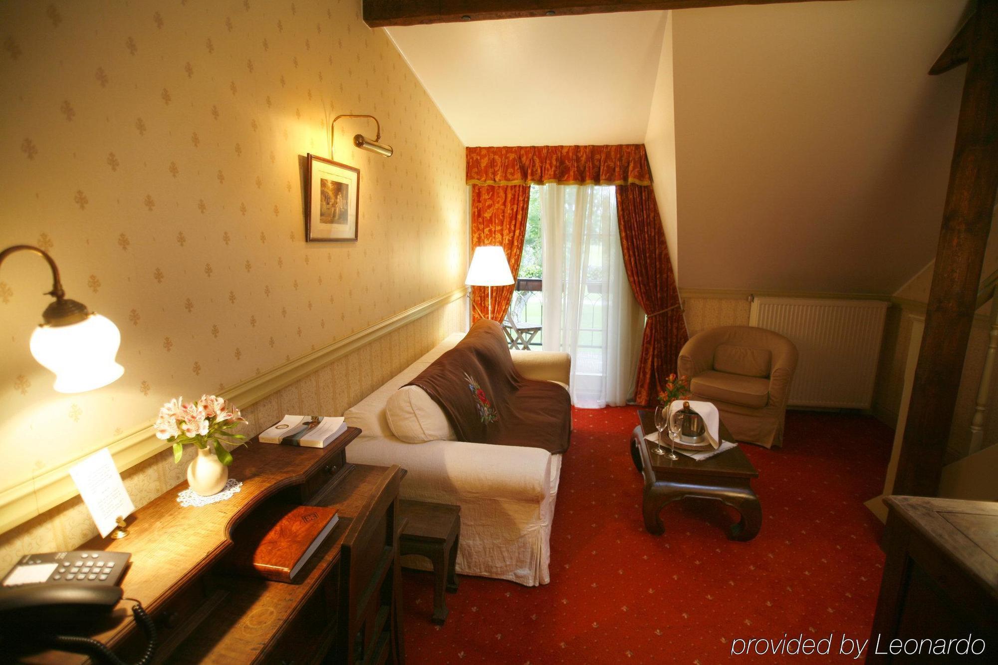 Paedaste Manor Pokoj fotografie