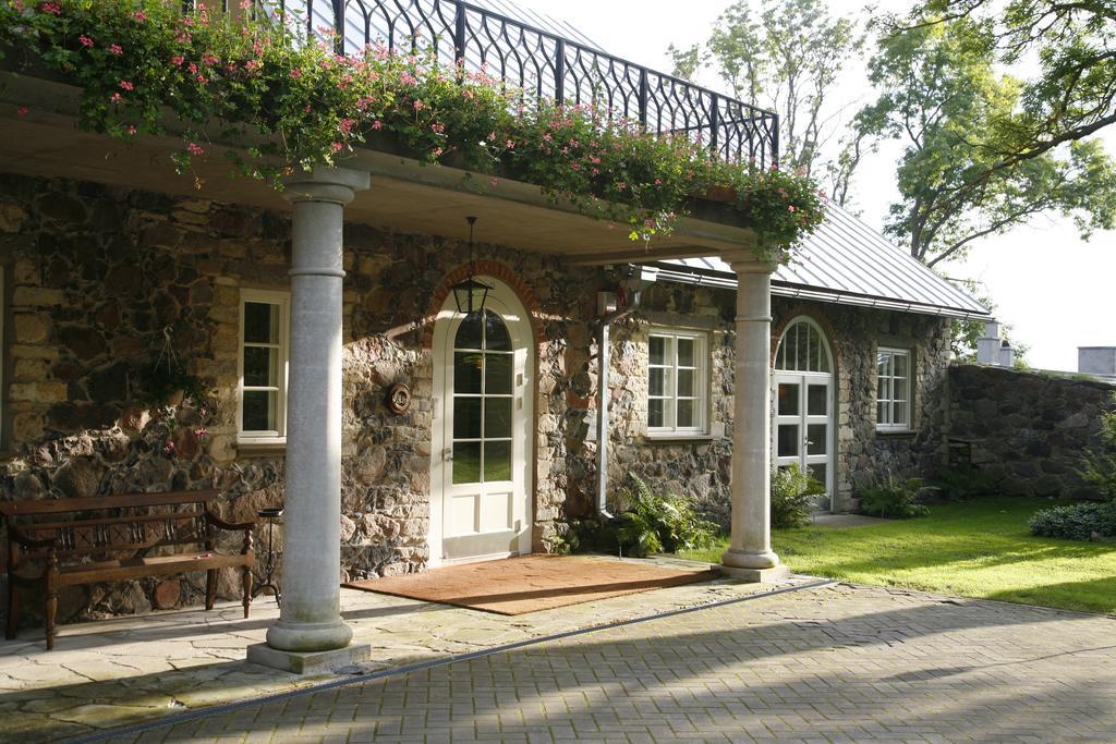 Paedaste Manor Exteriér fotografie