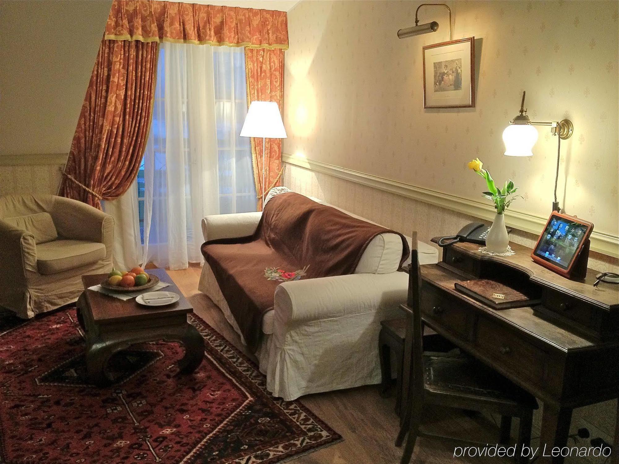 Paedaste Manor Exteriér fotografie