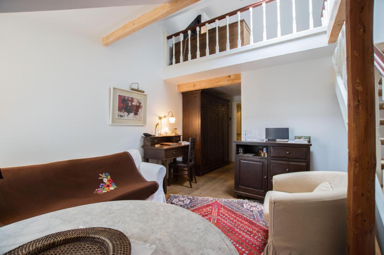 Paedaste Manor Exteriér fotografie